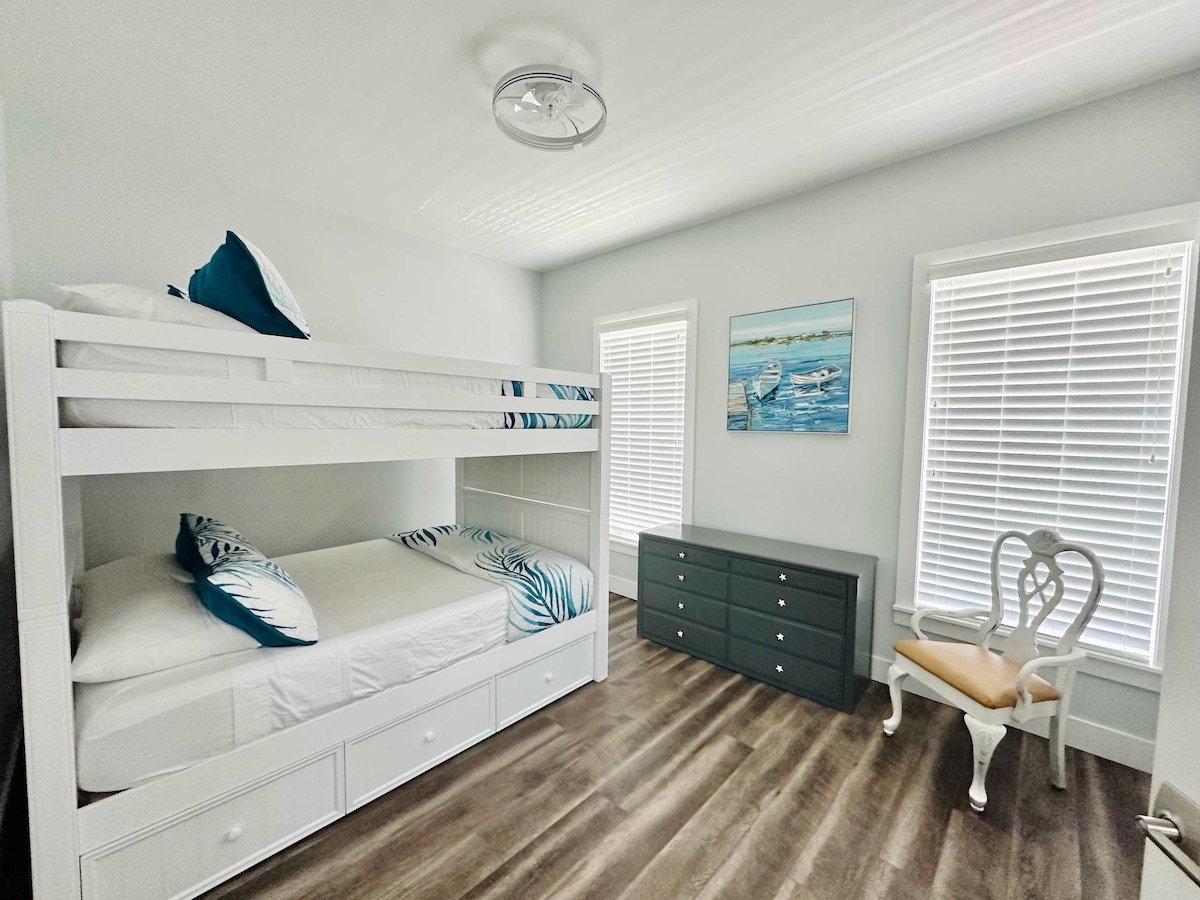 Seaside Boca coastal living area with comfortable seating